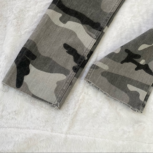 Re/Done High-Rise Raw Hem Buttonfly Camouflage Ankle Crop Jeans 26 - Picture 5 of 7